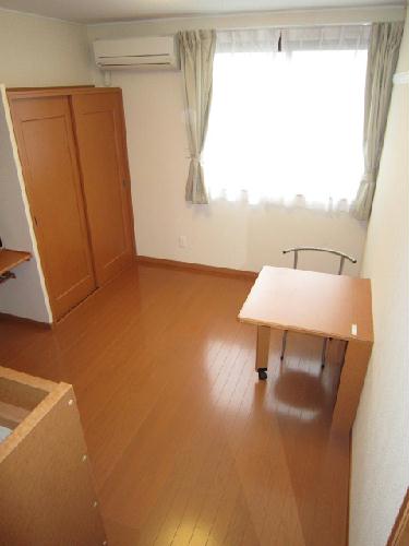 居室・リビング　玄関側から撮影