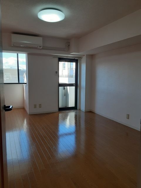 居室・リビング　※別号室参考写真