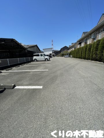 駐車場　車をお持ちの方に嬉しい駐車場付きの物件です