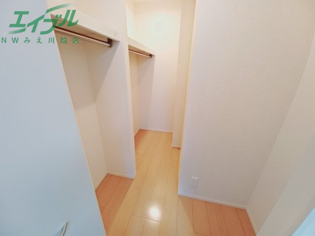 収納　同型参考写真