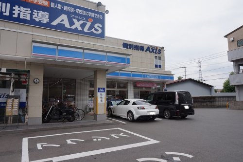 コンビニ　ローソン 広島大町東二丁目店（コンビニ）まで674m