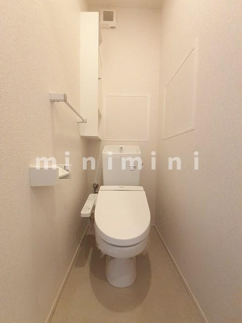 トイレ　※写真は別号室のものですので現状優先とさせていただきます