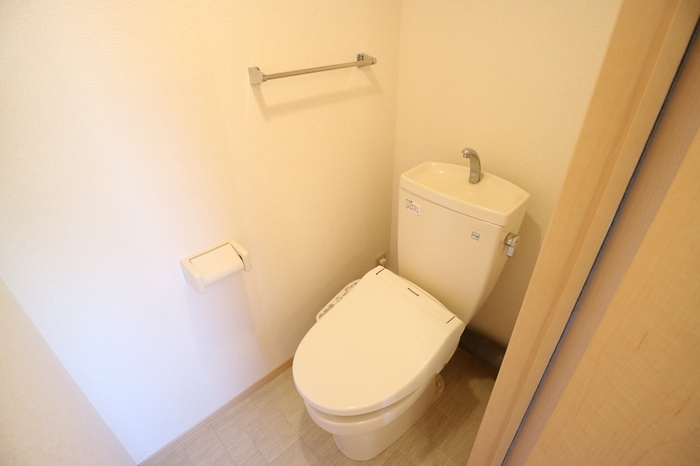 トイレ　トイレ（温水洗浄暖房便座）