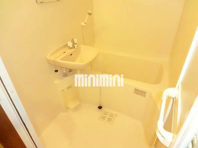 バス・シャワールーム　シャワー付きですよ