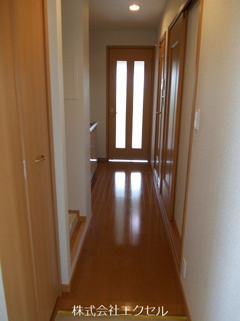 玄関　シューズBOX完備の玄関です。