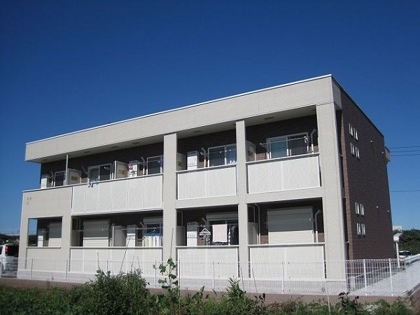 建物外観　八高線箱根ヶ崎駅から徒歩10分圏内です。