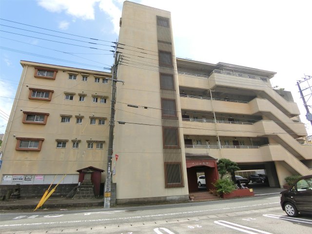 駐車場　車をお持ちの方に嬉しい駐車場付きの物件です