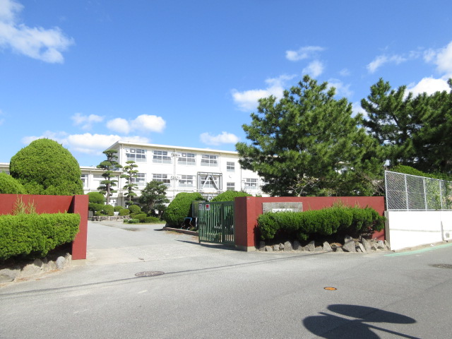 中学校　福岡市立和白中学校（中学校）まで801m