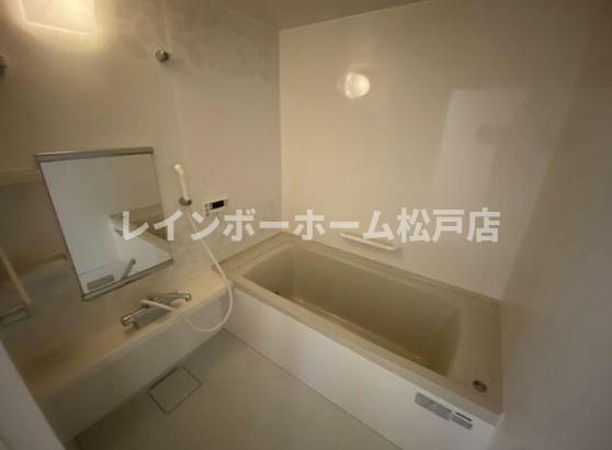 バス・シャワールーム　お風呂で日々の疲れを落としましょう