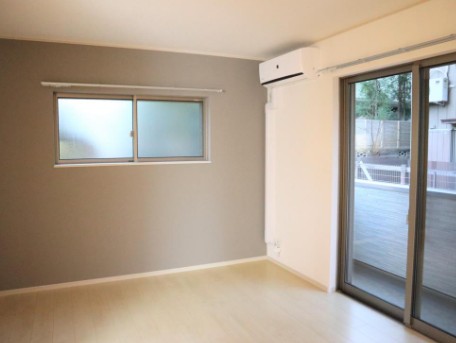 居室・リビング　別部屋参考写真となります