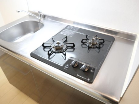 キッチン　別部屋参考写真となります