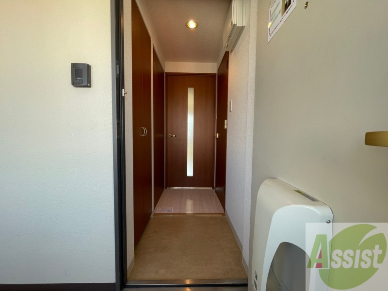 玄関　玄関の様子です。明るい印象ですね。気分もあがりそう。