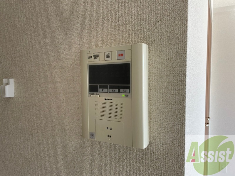 セキュリティ　モニター付インターホンです。来客者の顔が見えるので安心！