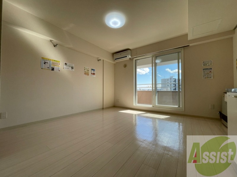 居室・リビング　広くてキレイなお部屋が広がっていて、充実した生活が送れそう。