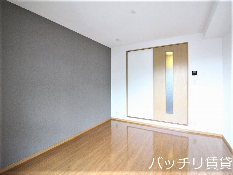 居室・リビング　別号室タイプの為、現状を優先致します。