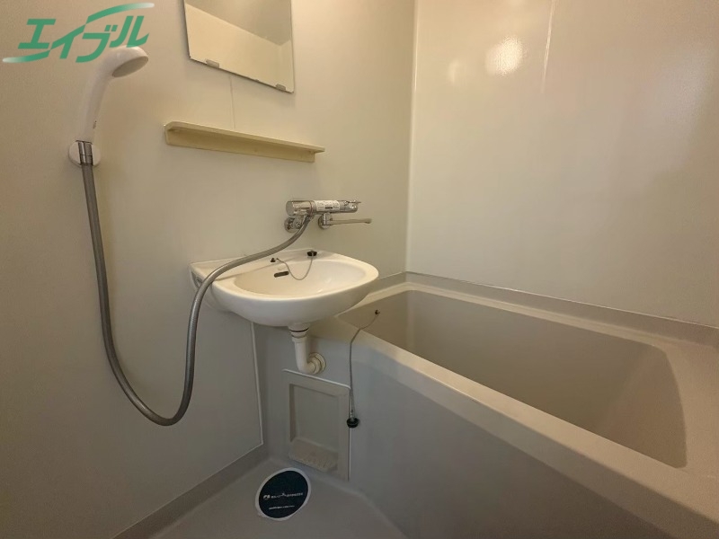 バス・シャワールーム　別部屋同タイプ