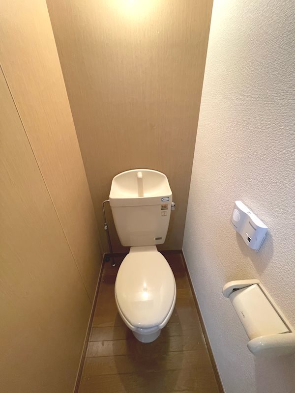 トイレ　※クリーニング前