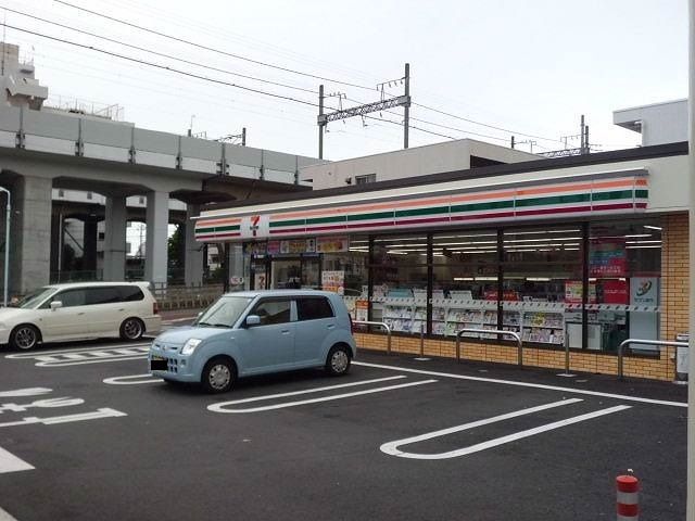コンビニ　セブンイレブン（コンビニ）まで110m
