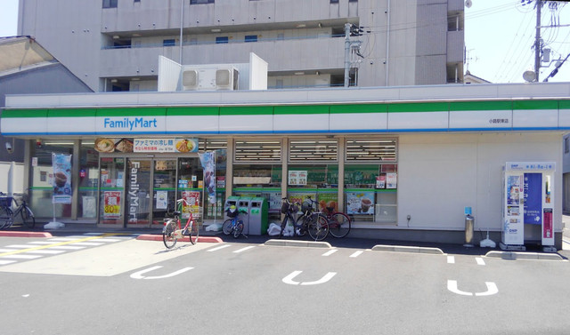 コンビニ　ファミリーマート小路駅東店（コンビニ）まで683m