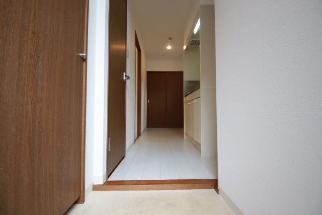 玄関　※別室の参考写真の為、現況優先です。