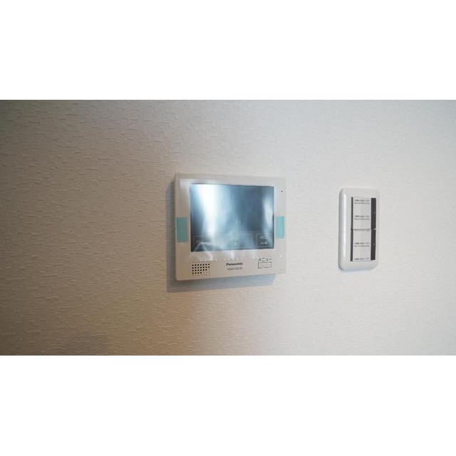 セキュリティ　モニター付きインターホン