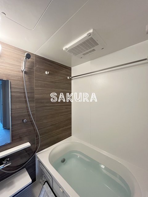 バス・シャワールーム　ご家族や長時間入浴に便利な追い炊き機能付きです♪