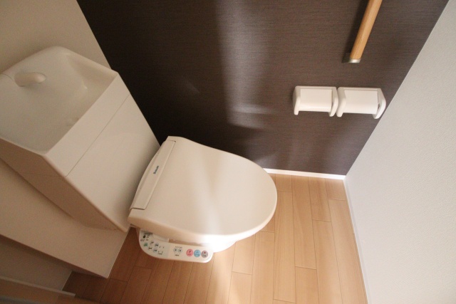 トイレ　※別室の参考写真の為、現況優先です。