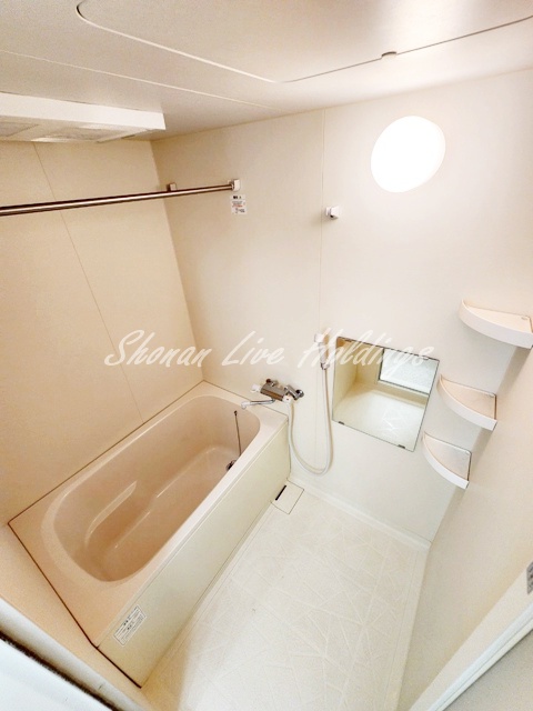 バス・シャワールーム　浴室乾燥機付き♪