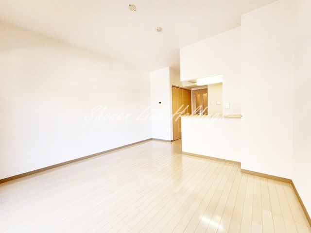 居室・リビング　10帖の広々としたリビング♪