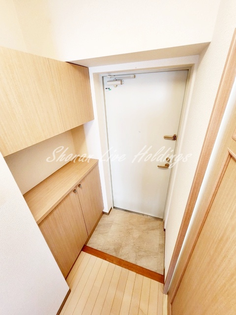 玄関　シューズボックス付きの玄関♪