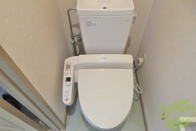 トイレ　トイレは、嬉しいウォシュレット付きです。