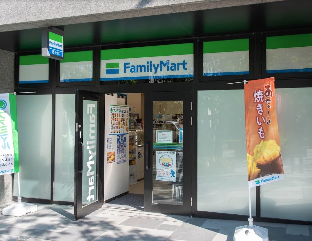 コンビニ　ファミリーマートシティタワー大井町店（コンビニ）まで67m