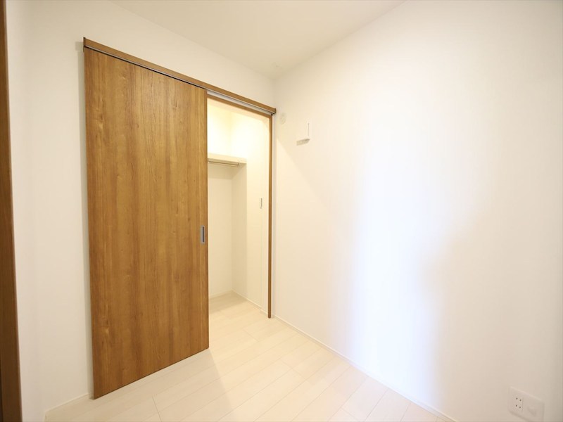 その他部屋・スペース　洋室3.4帖　ウォークインクローゼット付　同仕様写真