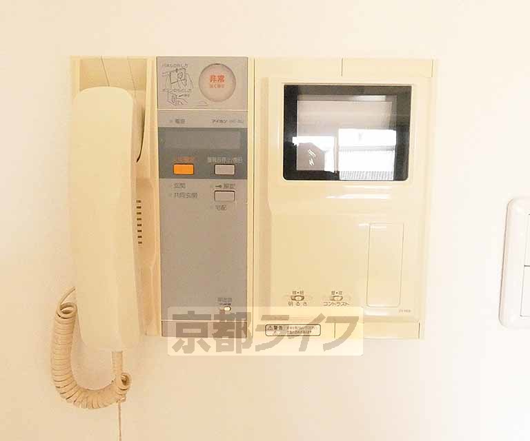 セキュリティ　モニター付きインターホンで防犯面で安心ですね。
