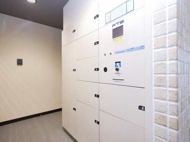 ロビー　宅配ボックスがあって便利です♪