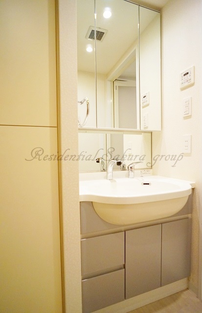 洗面設備　身支度に欠かせない独立洗面台♪