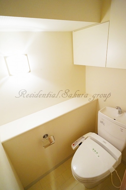 トイレ　嬉しい温水洗浄便座♪