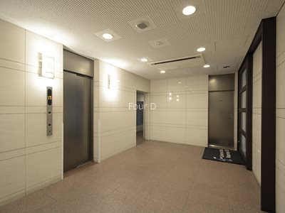 ロビー　内見予約受付中、お気軽にお問い合わせください。