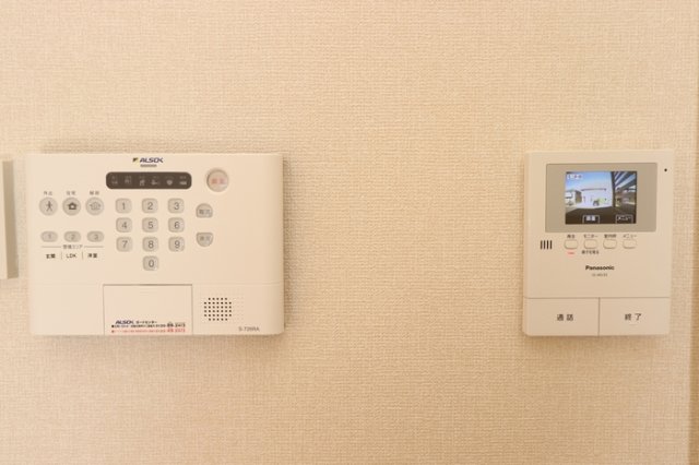 セキュリティ　モニターインターホンです