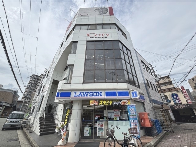 コンビニ　ローソンＪＲ宝塚駅前店（コンビニ）まで120m