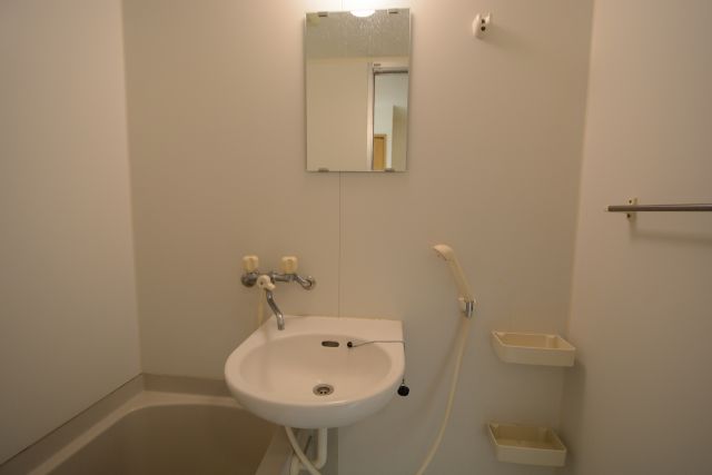 洗面設備　浴室内に洗面台があります♪