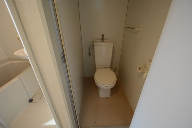 トイレ　シンプルで使いやすいトイレです♪