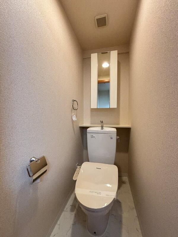 トイレ　※別号室参考写真