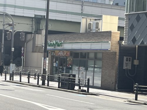 コンビニ　ファミリーマート 内本町西店（コンビニ）まで205m