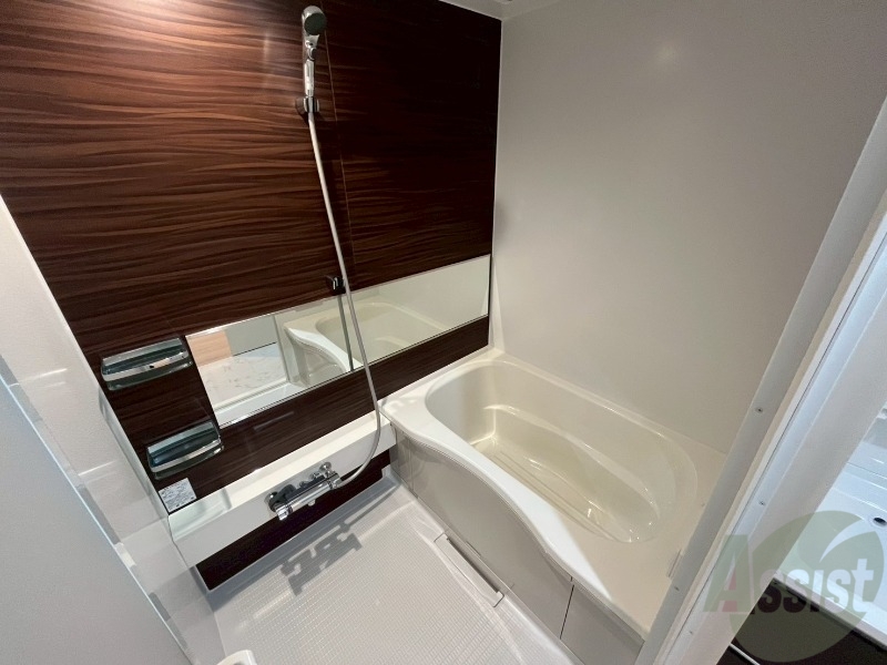 バス・シャワールーム　お風呂になります。一日の疲れを癒してくださいね。