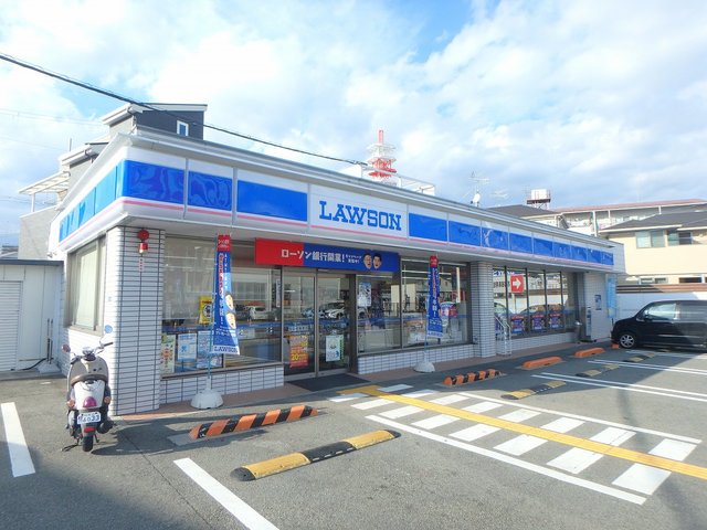 コンビニ　ローソン川西萩原一丁目店（コンビニ）まで591m