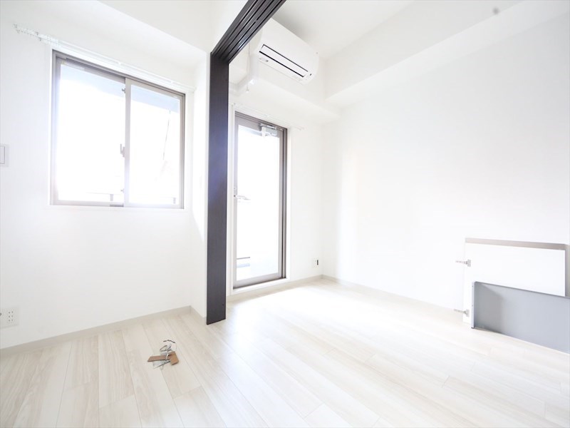 その他　ＤＫ6.5帖　洋室2.5帖　エアコン完備　バルコニー