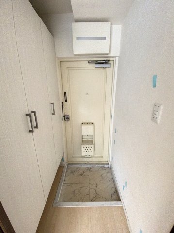玄関　※同建物ほかのお部屋の写真です。