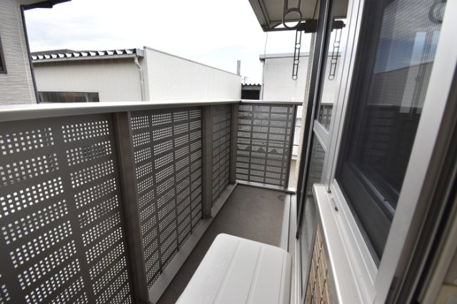 バルコニー　お洗濯にも便利なバルコニー付き
