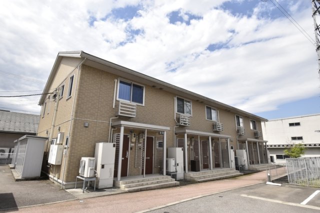 建物外観　外観は落ち着いています